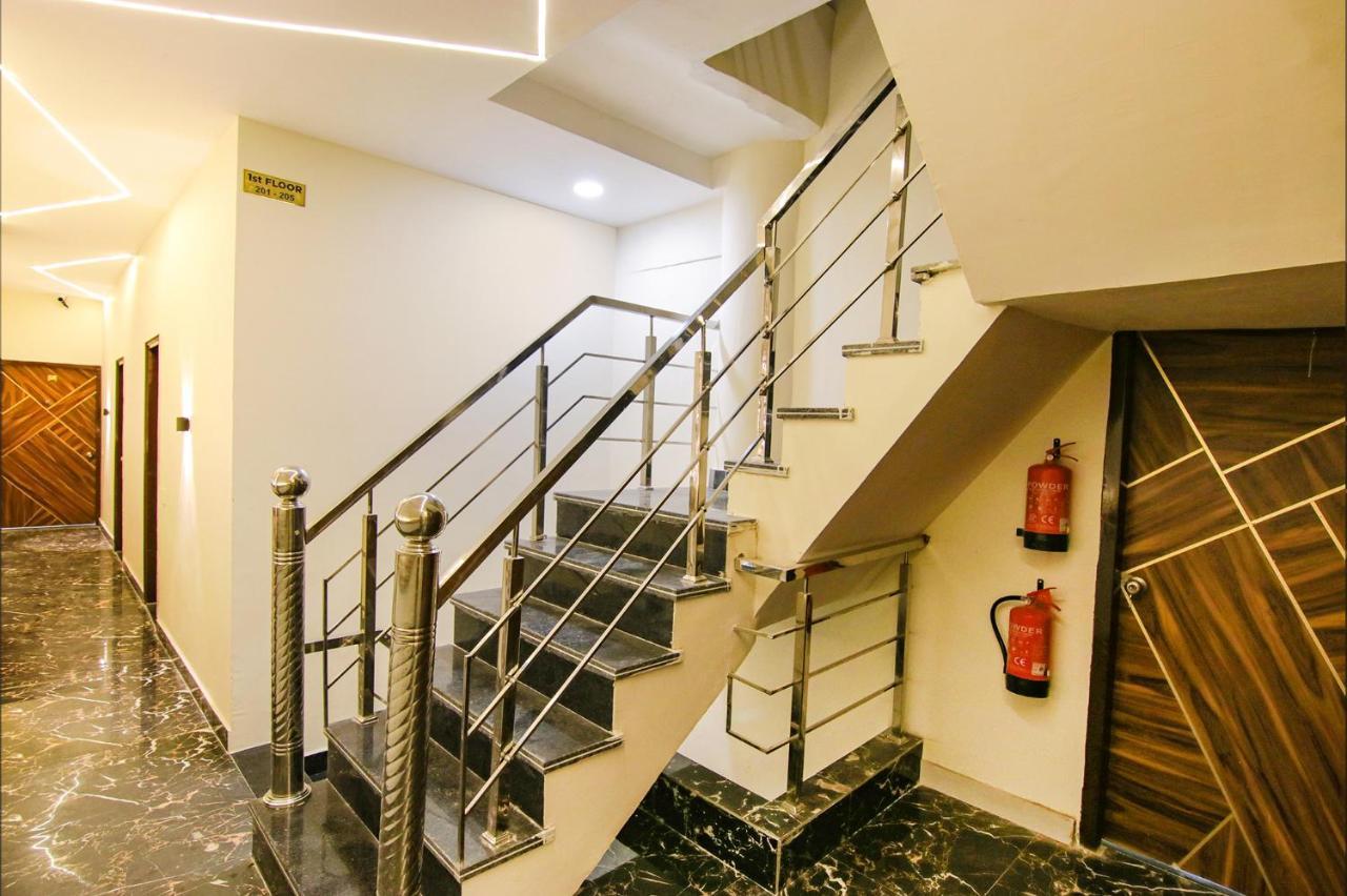 Fabhotel Palm Plaza Zirakpur Exterior foto
